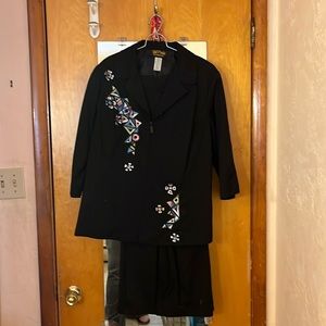 Like new 2 pc pants suit